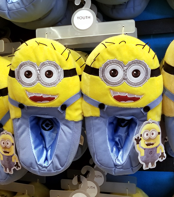 Despicable ME Universal Studios Parks Youth Slippers Minions