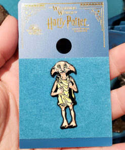 Wizarding World of Harry Potter Universal Studios Parks Pin Dobby House Elf Holding Sock