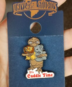 E.T. the Extra Terrestrial Universal Studios Trading Pin - ET Hugging Toys Cuddle Time