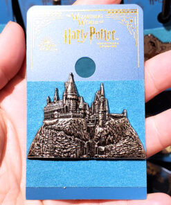 Wizarding World of Harry Potter Universal Studios Parks Pin Hogwarts Castle Metal Relief