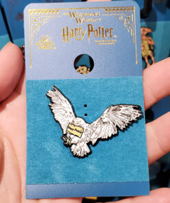 Wizarding World of Harry Potter Universal Studios Parks Pin Hedwig Owl Flying with Letter