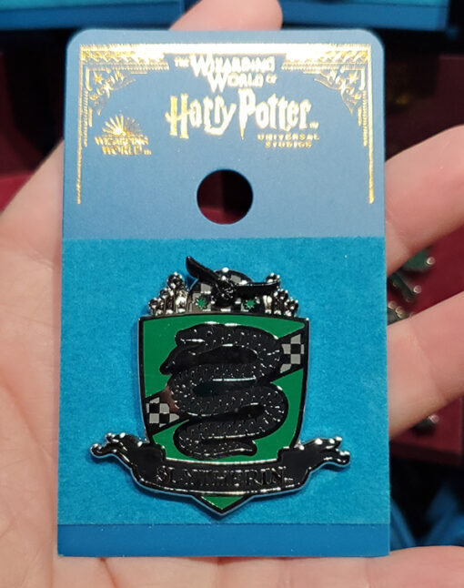Wizarding World of Harry Potter Universal Studios Parks Pin - Quidditch Crest Slytherin