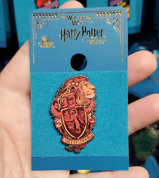 Wizarding World of Harry Potter Universal Studios Parks Pin - Gryffindor Crest Lion