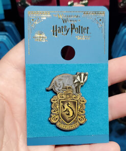 Wizarding World of Harry Potter Universal Studios Parks Pin - Hufflepuff Crest Badger