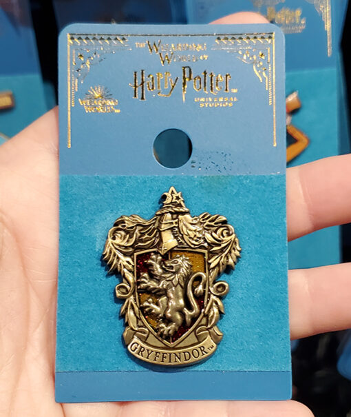 Wizarding World of Harry Potter Universal Studios Parks Pin Gryffindor Glitter Crest