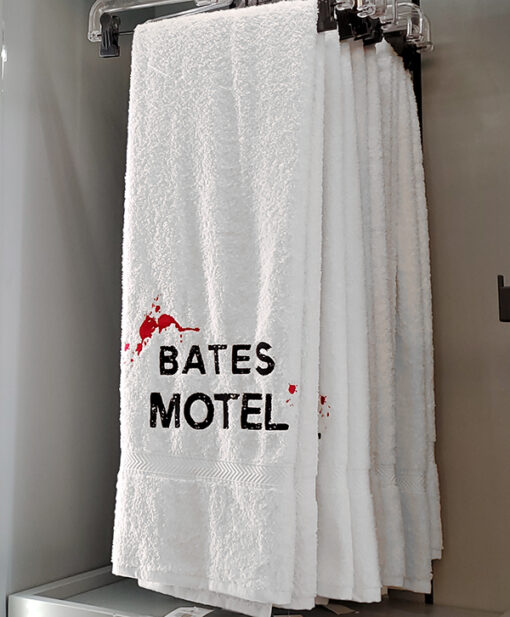 Psycho Movie Universal Studios Parks Bates Motel White Cotton Horror Blood Splatter Bath Towel
