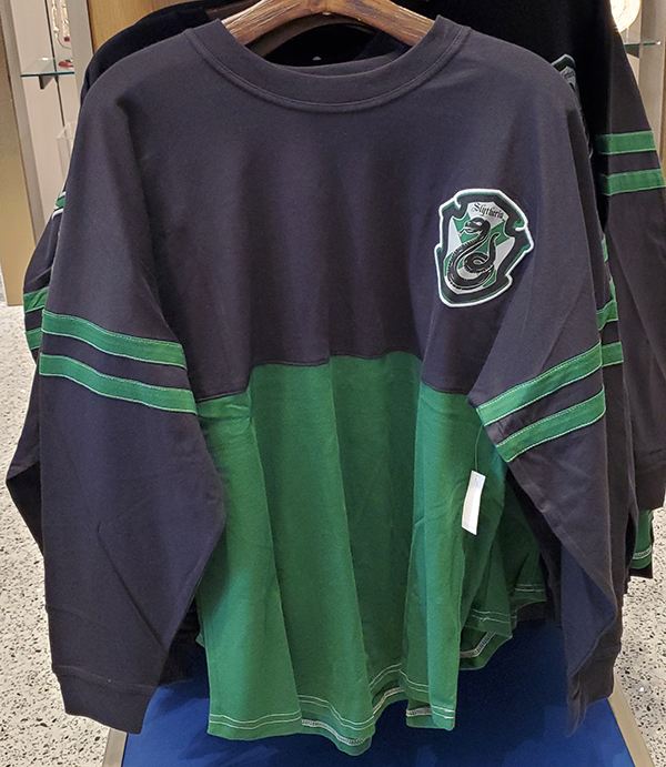 Spruit oosten moreel Wizarding World of Harry Potter Universal Studios Parks Spirit Jersey Long  Sleeve Shirt – Slytherin – Hedgehogs Corner