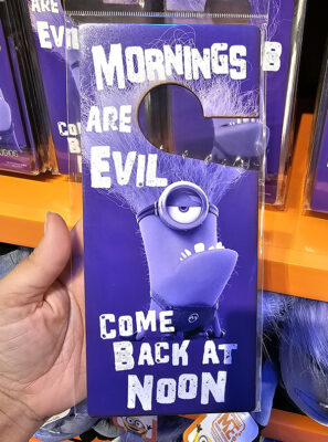 Universal Studios Parks Despicable ME Minions Evil Minion "Do Not Disturb" Door Hanger